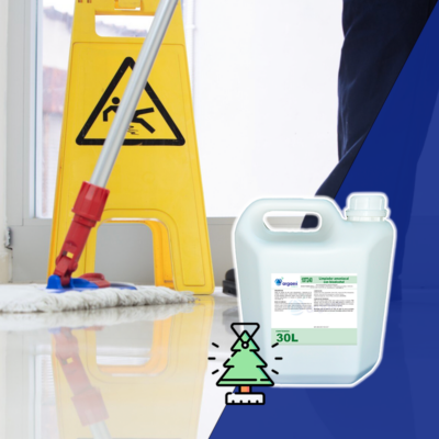 Superficie siendo tratada con limpiador amoniacal pino